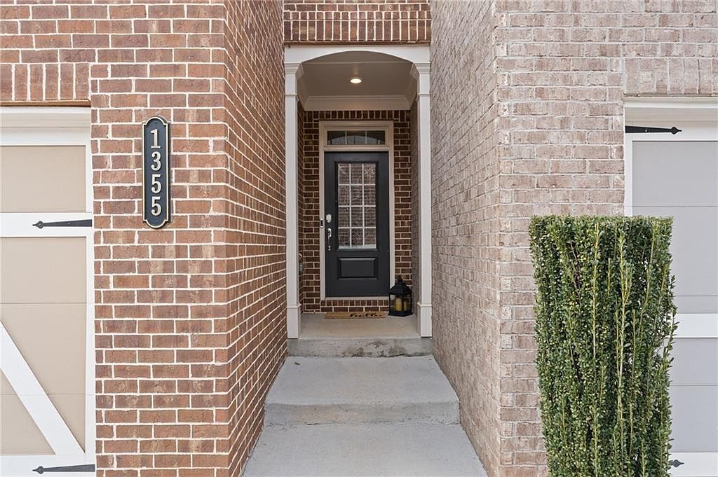 1355 Endicott Ct Cumming, GA 30041 - Thumbnail 4