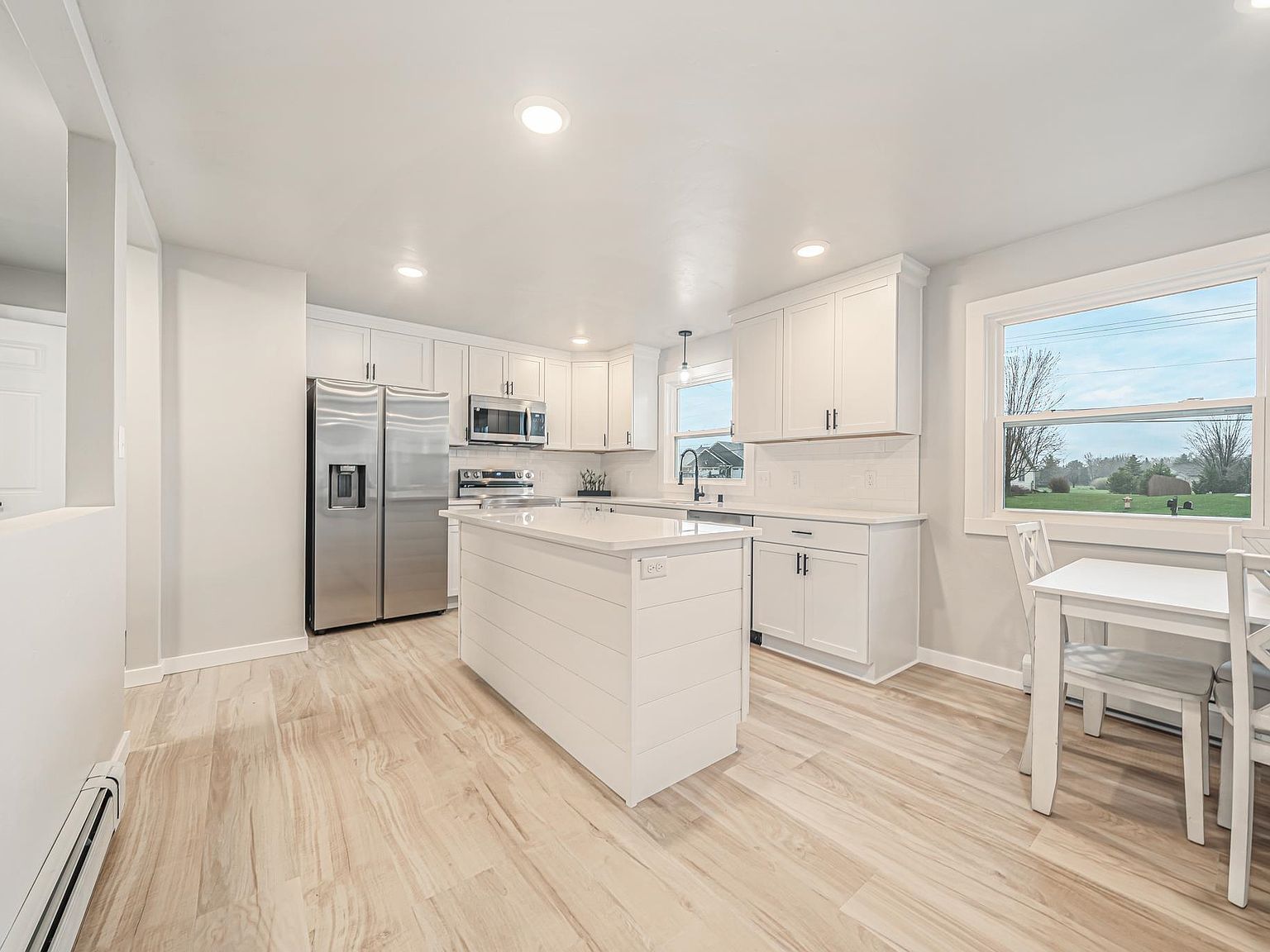 4607 W Capitol Dr Appleton, WI 54913 - Thumbnail 4