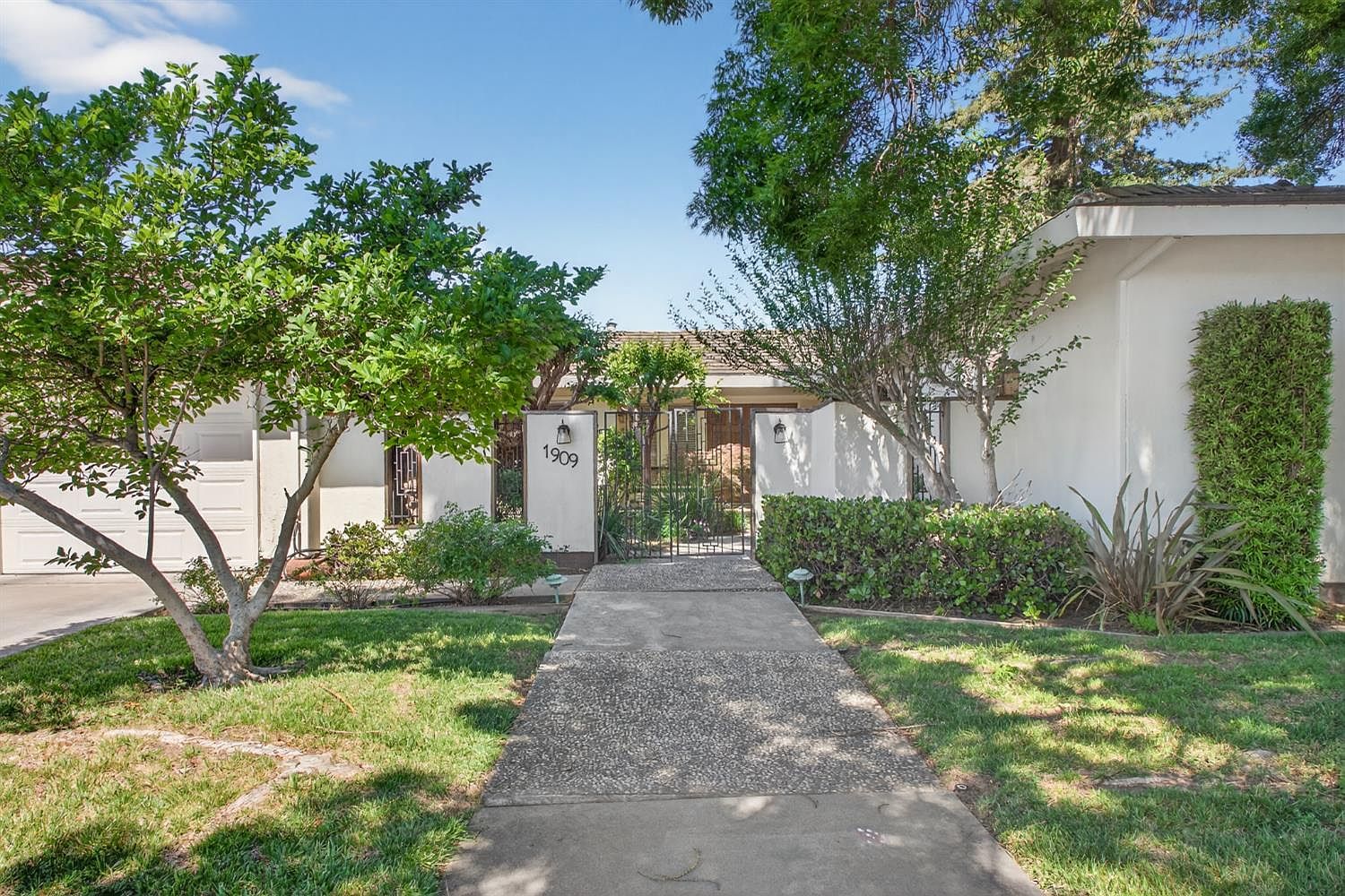 1909 Chelwood Way Modesto, CA 95355 - Thumbnail 4