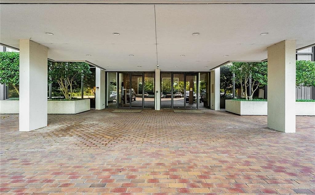 2575 Peachtree Rd NE APT 7F Atlanta, GA 30305 - Thumbnail 4