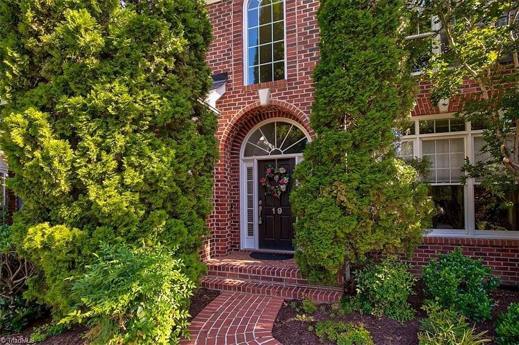 19 Middlefield Ct Greensboro, NC 27455 - Thumbnail 4