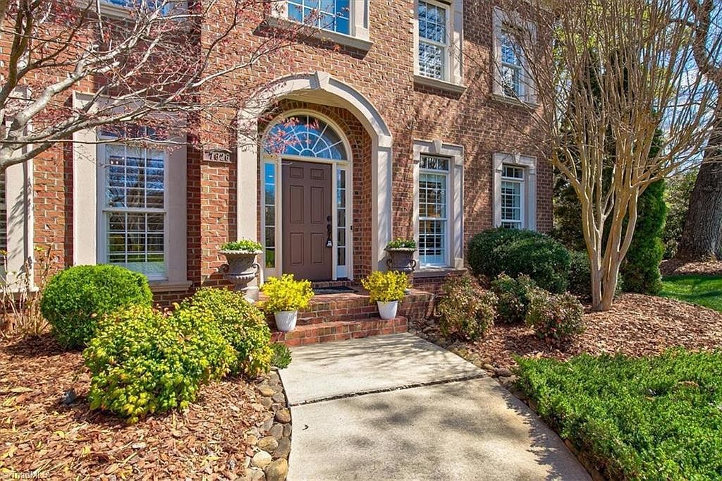 7626 Henson Forest Dr Summerfield, NC 27358 - Thumbnail 4