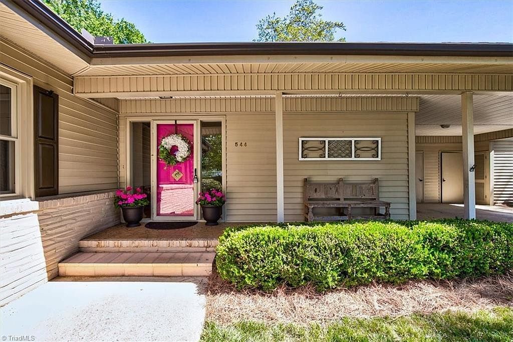 544 Woodvale Dr Greensboro, NC 27410 - Thumbnail 4