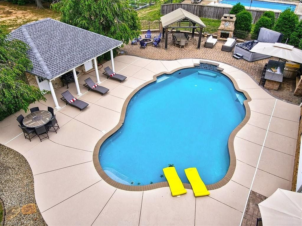 6087 Grinsted Ct Greensboro, NC 27455 - Thumbnail 4