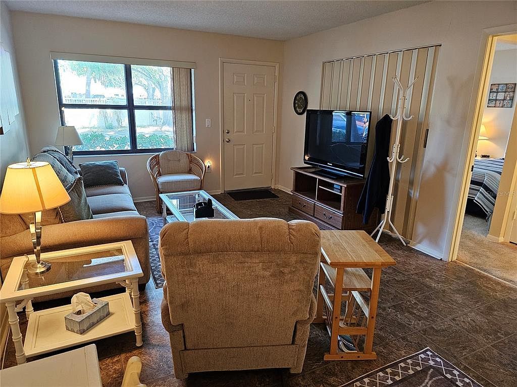 425 30th Ave W APT C104 Bradenton, FL 34205 - Thumbnail 4