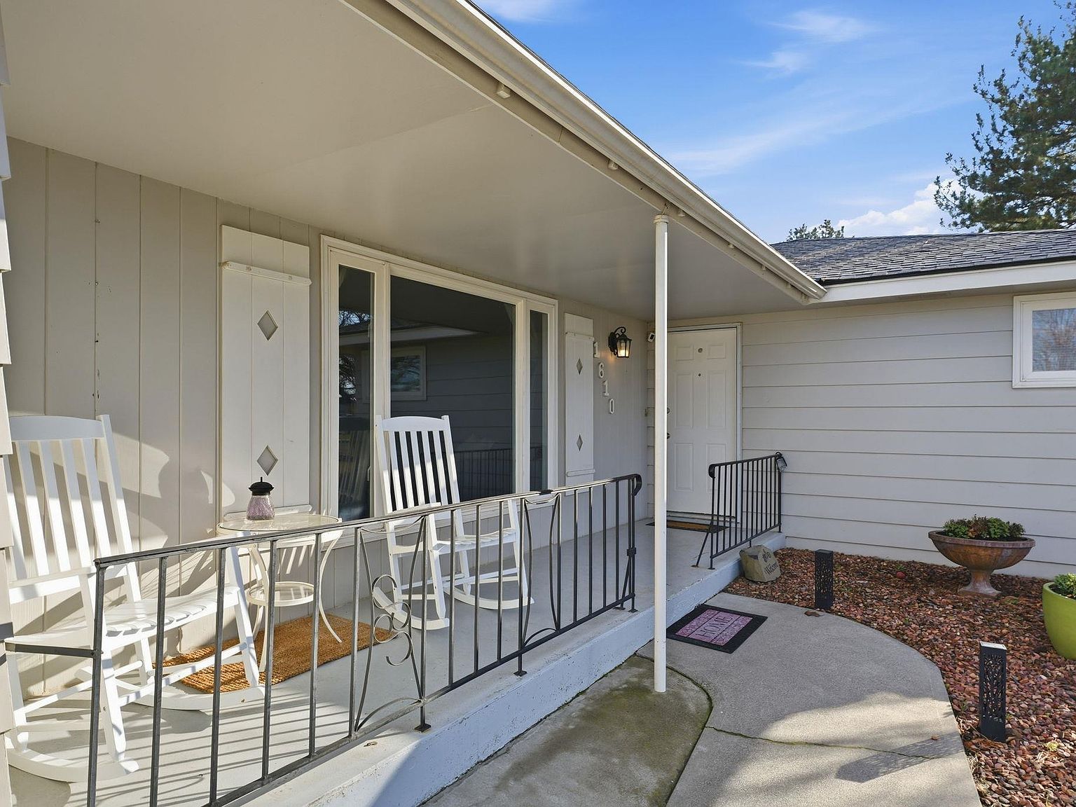 1610 N Young St Kennewick, WA 99336 - Thumbnail 4