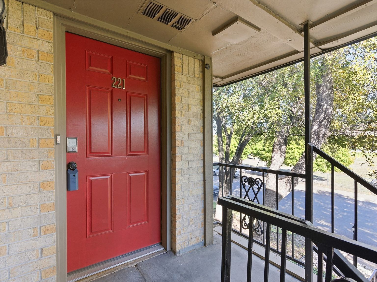 4320 Bellaire Dr S APT 221W Fort Worth, TX 76109 - Thumbnail 4