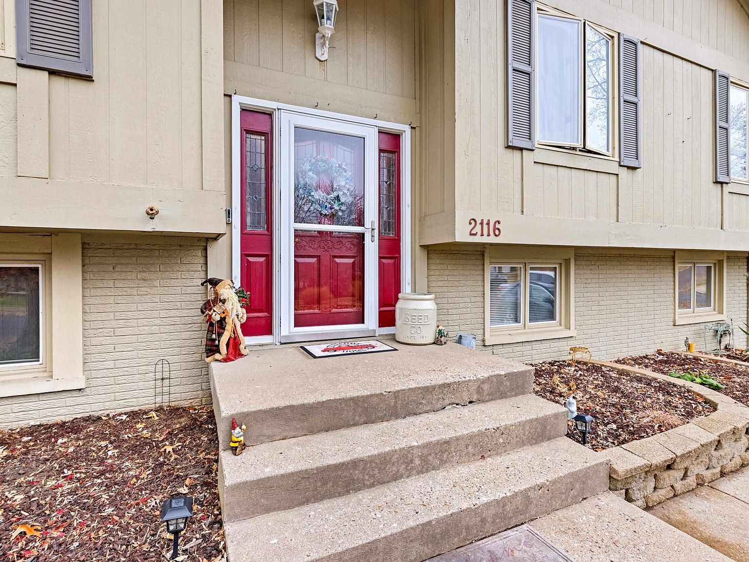 2116 Wildwood Dr Pekin, IL 61554 - Thumbnail 4