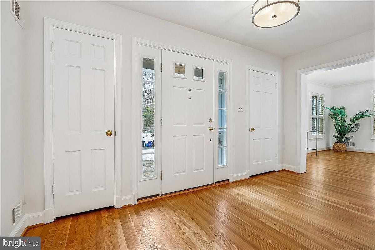 7117 Darby Rd Bethesda, MD 20817 - Thumbnail 4