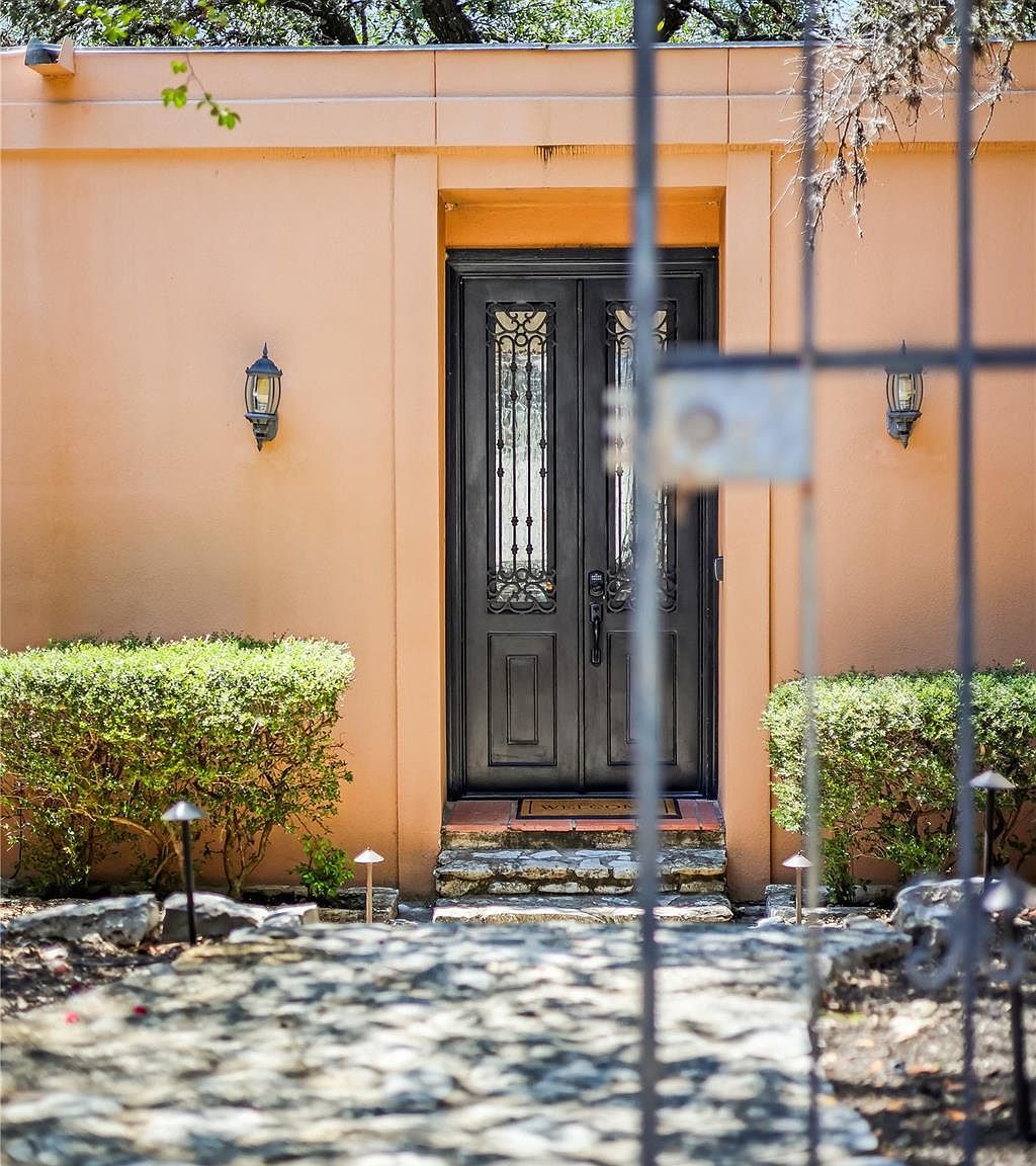 18703 Lakeland Dr Leander, TX 78645 - Thumbnail 4