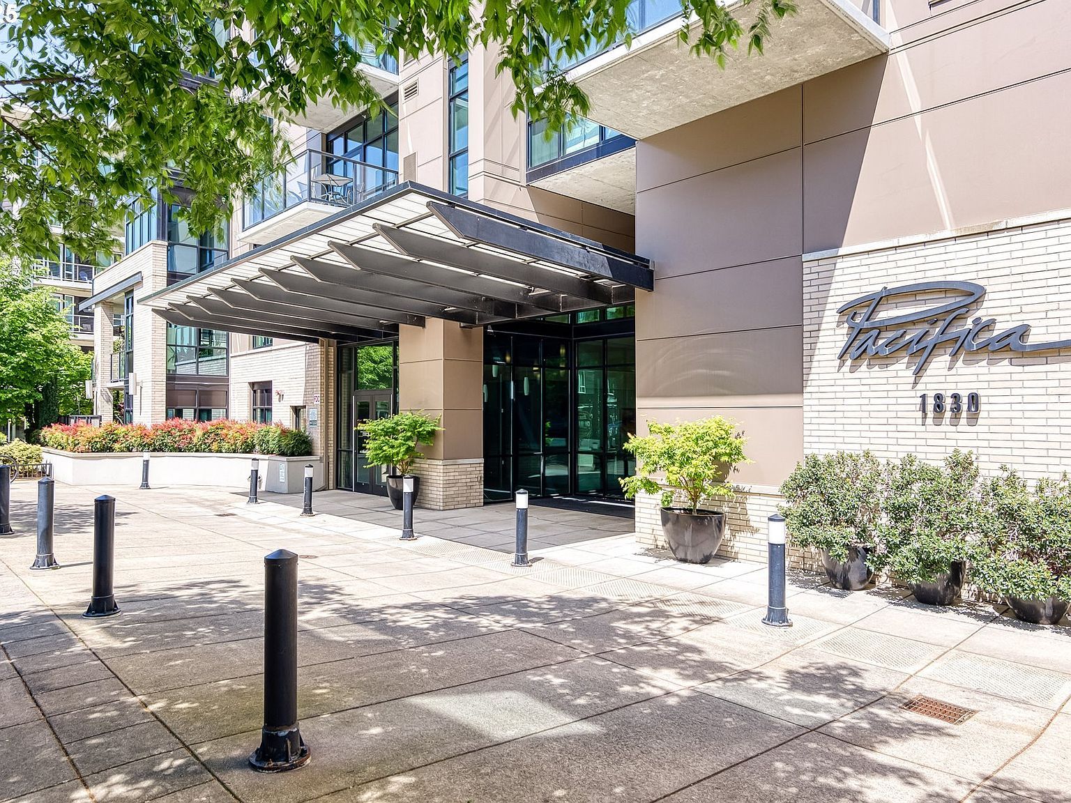 1830 NW Riverscape St APT 406 Portland, OR 97209 - Thumbnail 4