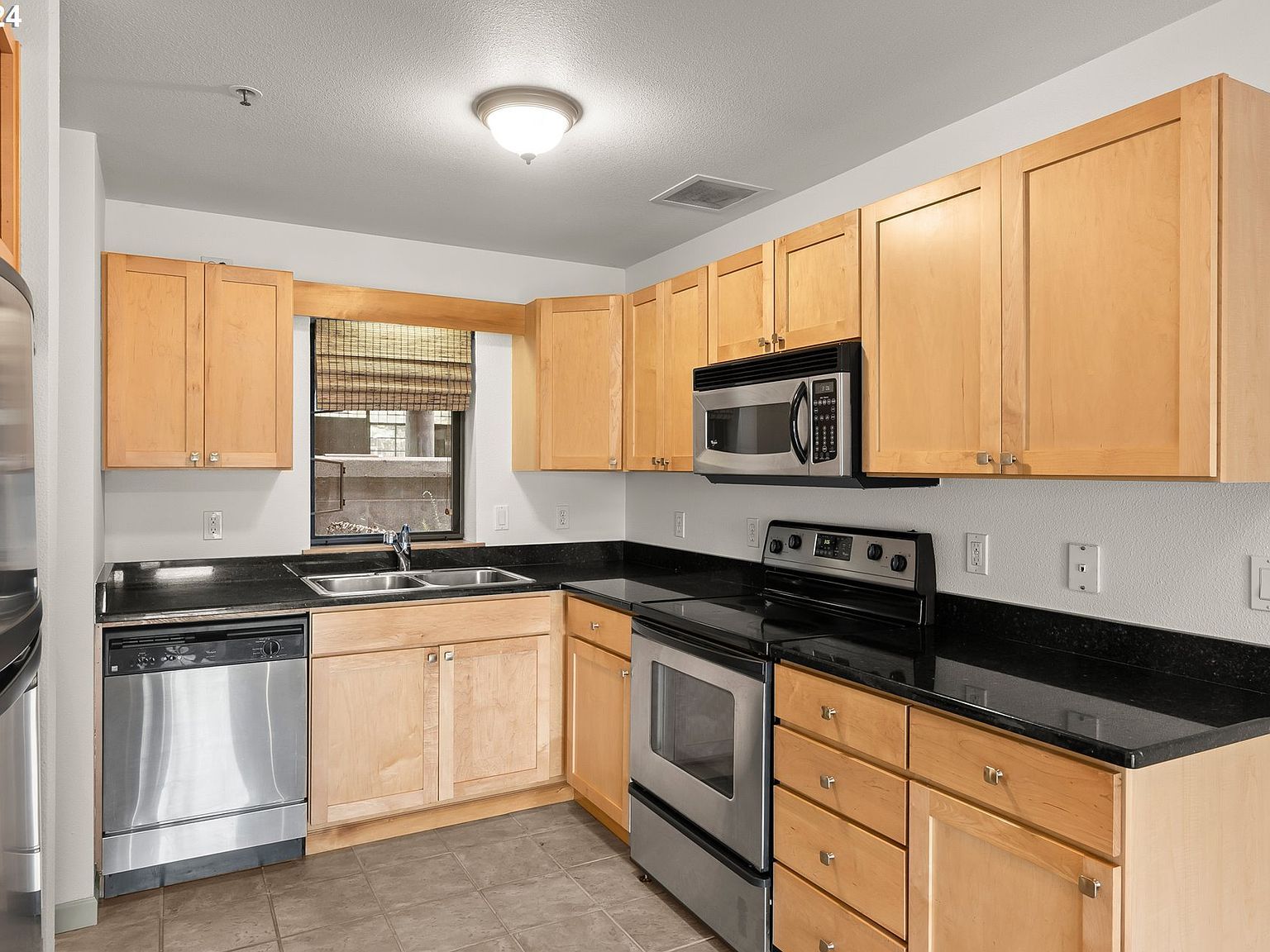 810 NW Naito Pkwy APT F11 Portland, OR 97209 - Thumbnail 4