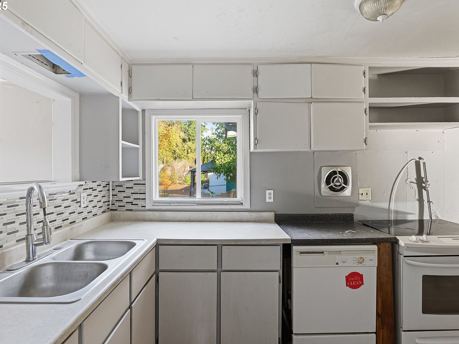 11751 SE Oak St Portland, OR 97216 - Thumbnail 4