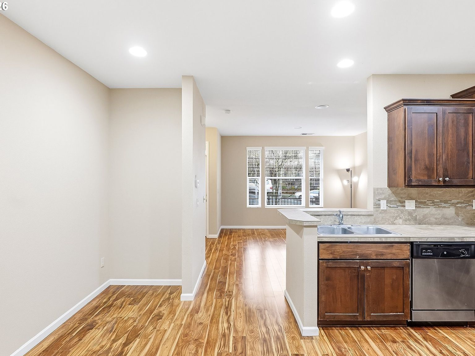 11880 SW Horizon Blvd Beaverton, OR 97007 - Thumbnail 4