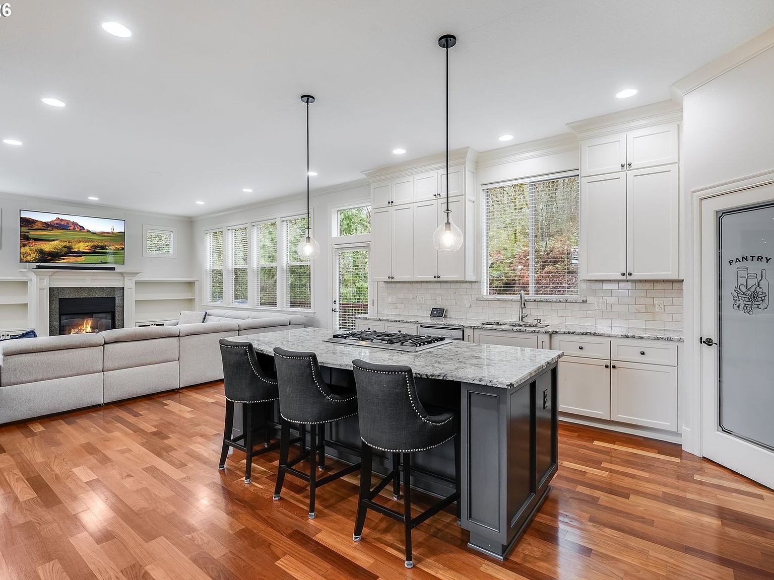 1880 NW Deette Dr Portland, OR 97229 - Thumbnail 4