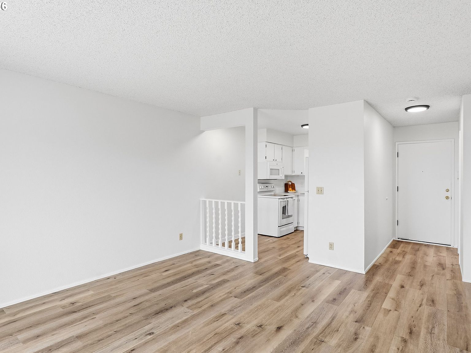 950 Evergreen Rd APT 318 Woodburn, OR 97071 - Thumbnail 4