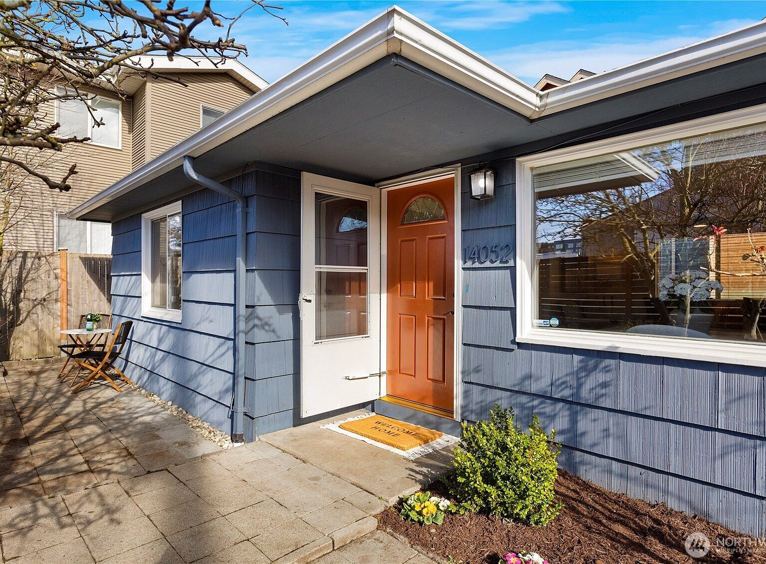 14052 Midvale Ave N Seattle, WA 98133 - Thumbnail 4