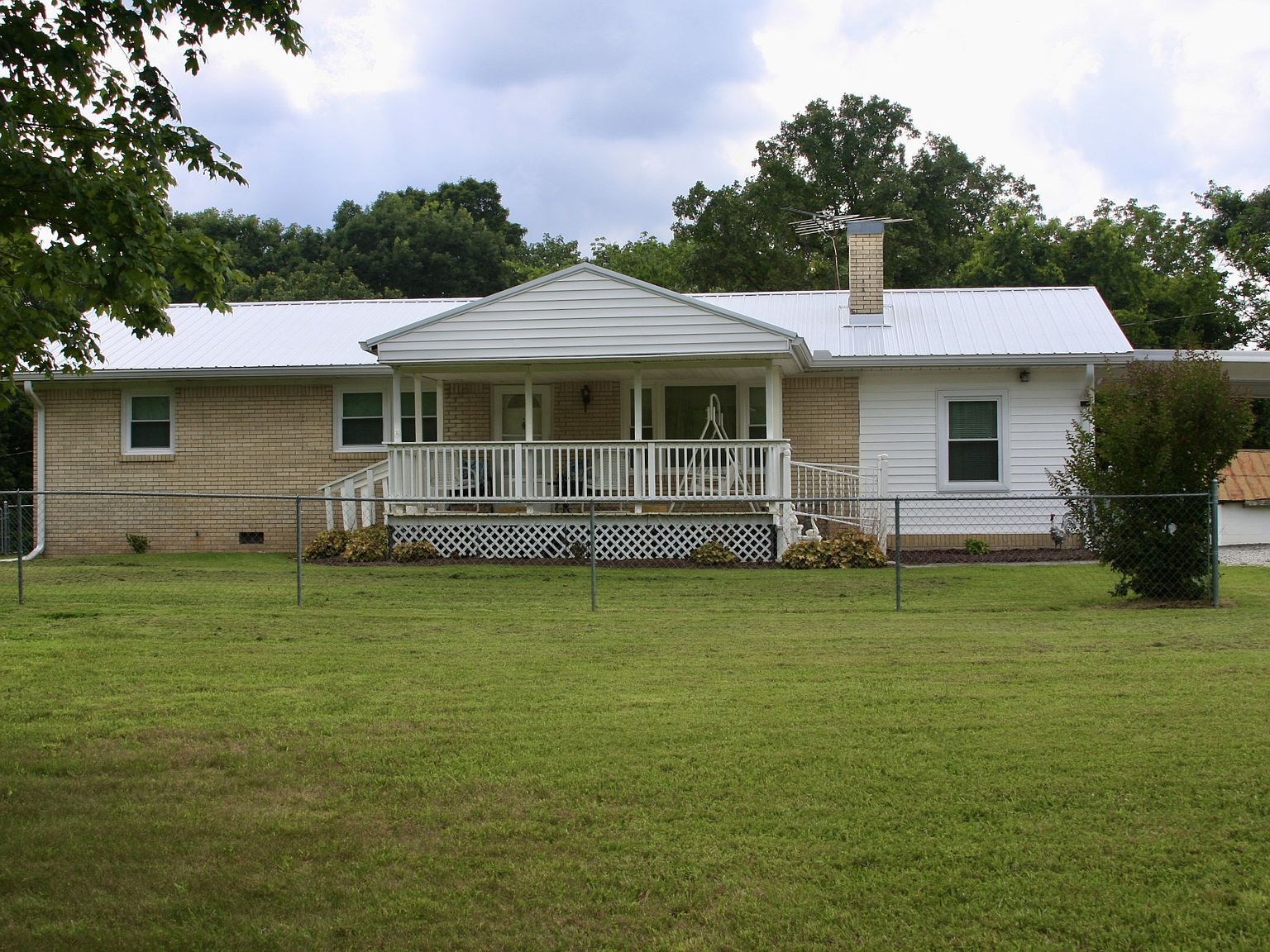 2025 Linda Ln Cmbrlnd Frnce, TN 37051 - Thumbnail 4