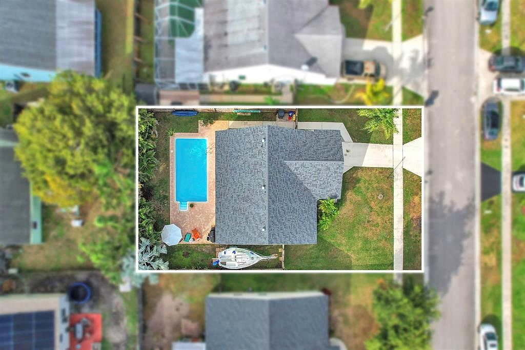 5235 Edgewood Dr Lake Worth, FL 33467 - Thumbnail 4