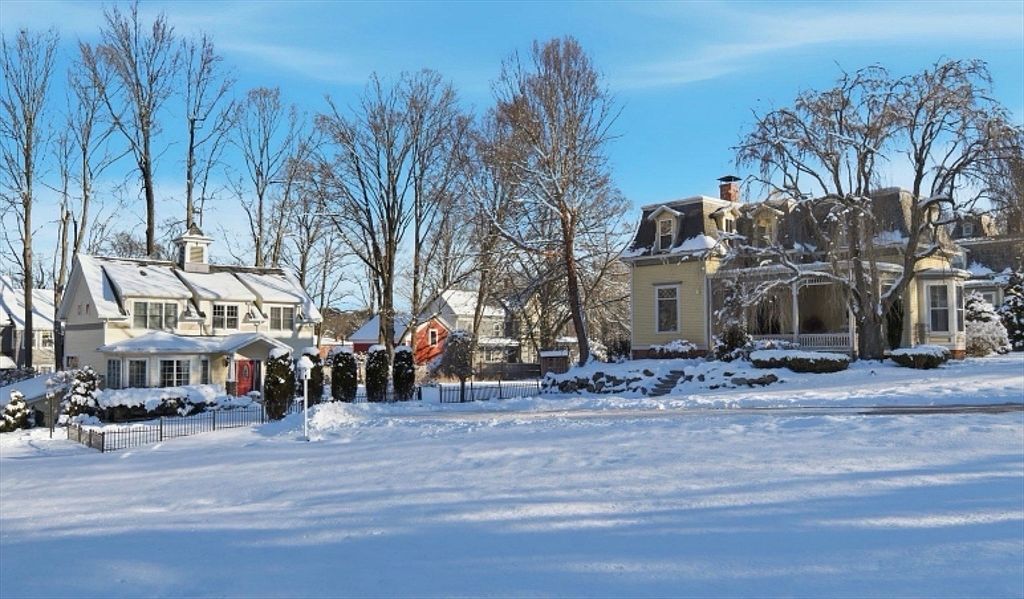 36 Maple St Wilbraham, MA 01095 - Thumbnail 4