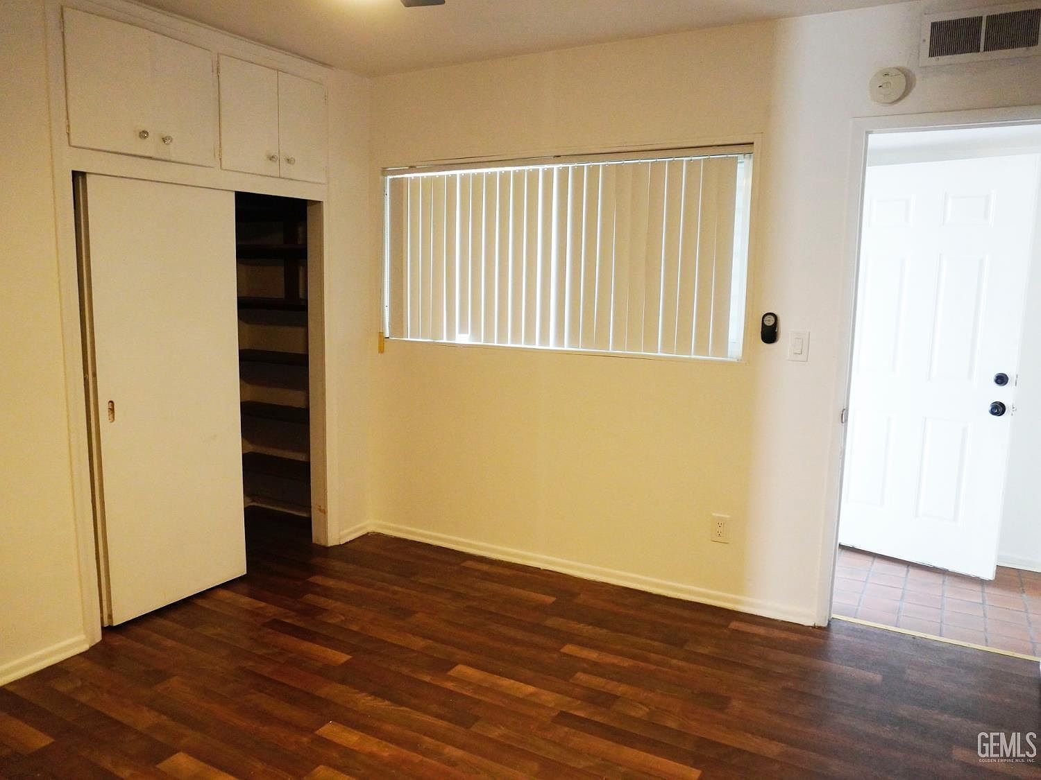 1008 Paloma St Bakersfield, CA 93304 - Thumbnail 4