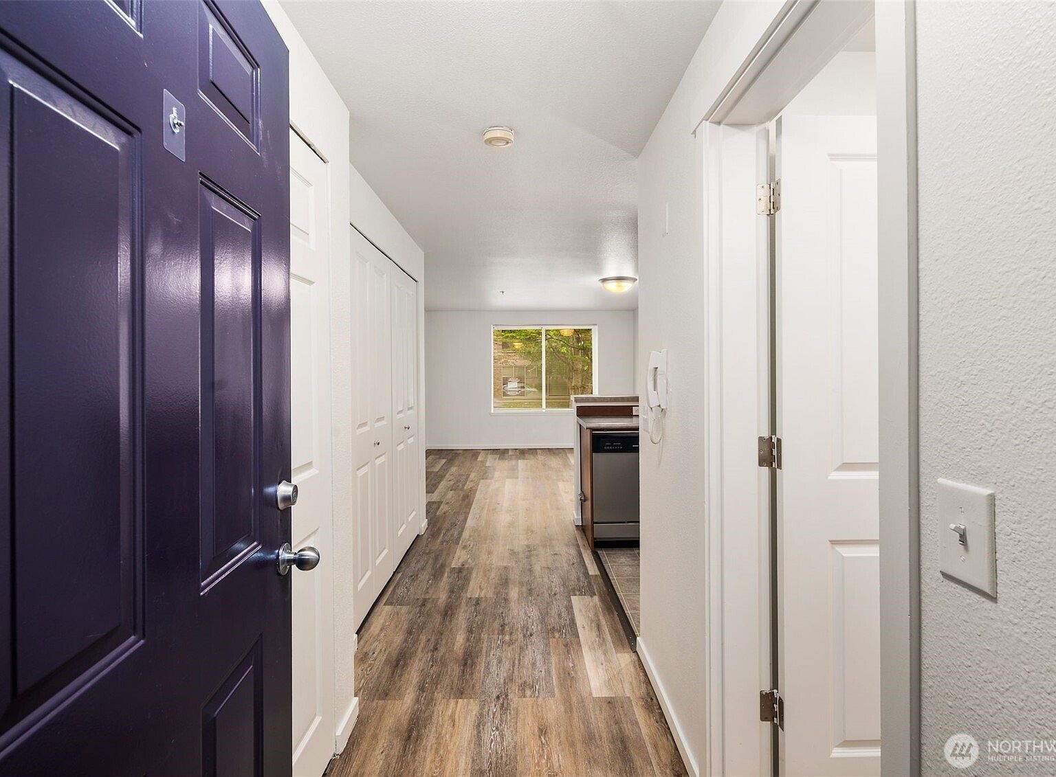 8745 Greenwood Ave N APT 207 Seattle, WA 98103 - Thumbnail 4