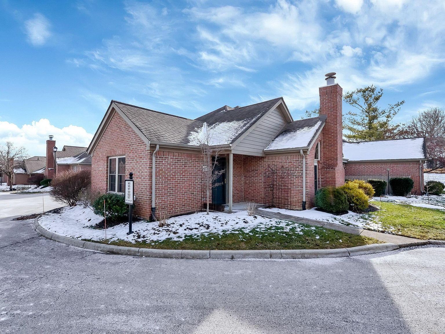 913 White Willow Ln Columbus, OH 43235 - Thumbnail 4