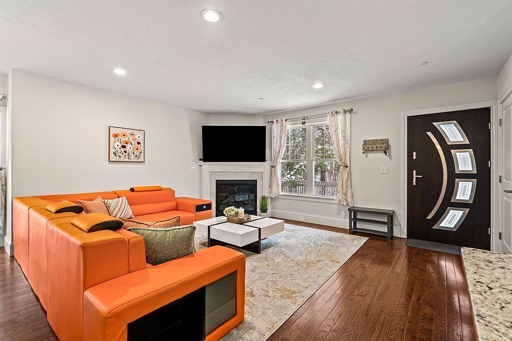 1 Roseland St Unit B14 Foxboro, MA 02035 - Thumbnail 4