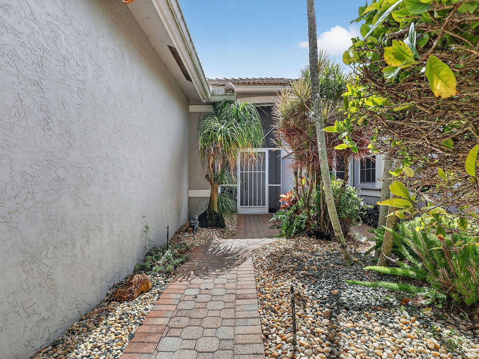 9848 Crescent View Dr S Boynton Beach, FL 33437 - Thumbnail 4