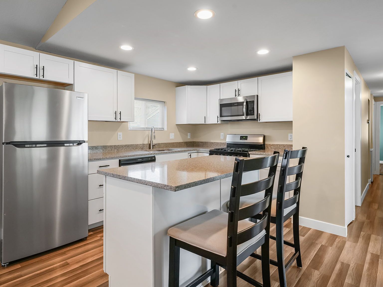 11265 S Crescent Park Cir E Sandy, UT 84070 - Thumbnail 4