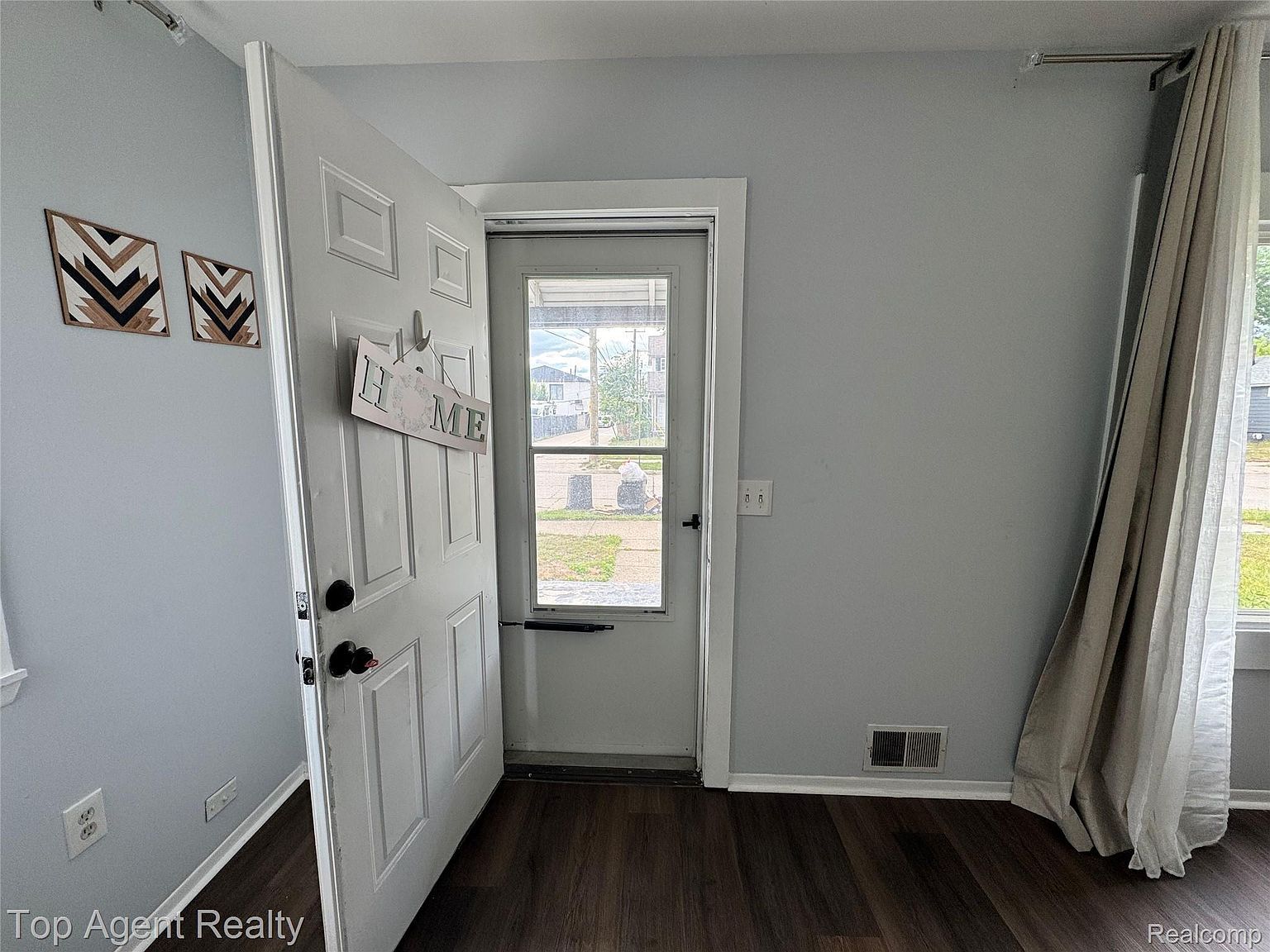 27028 Barrington St Madison Heights, MI 48071 - Thumbnail 4