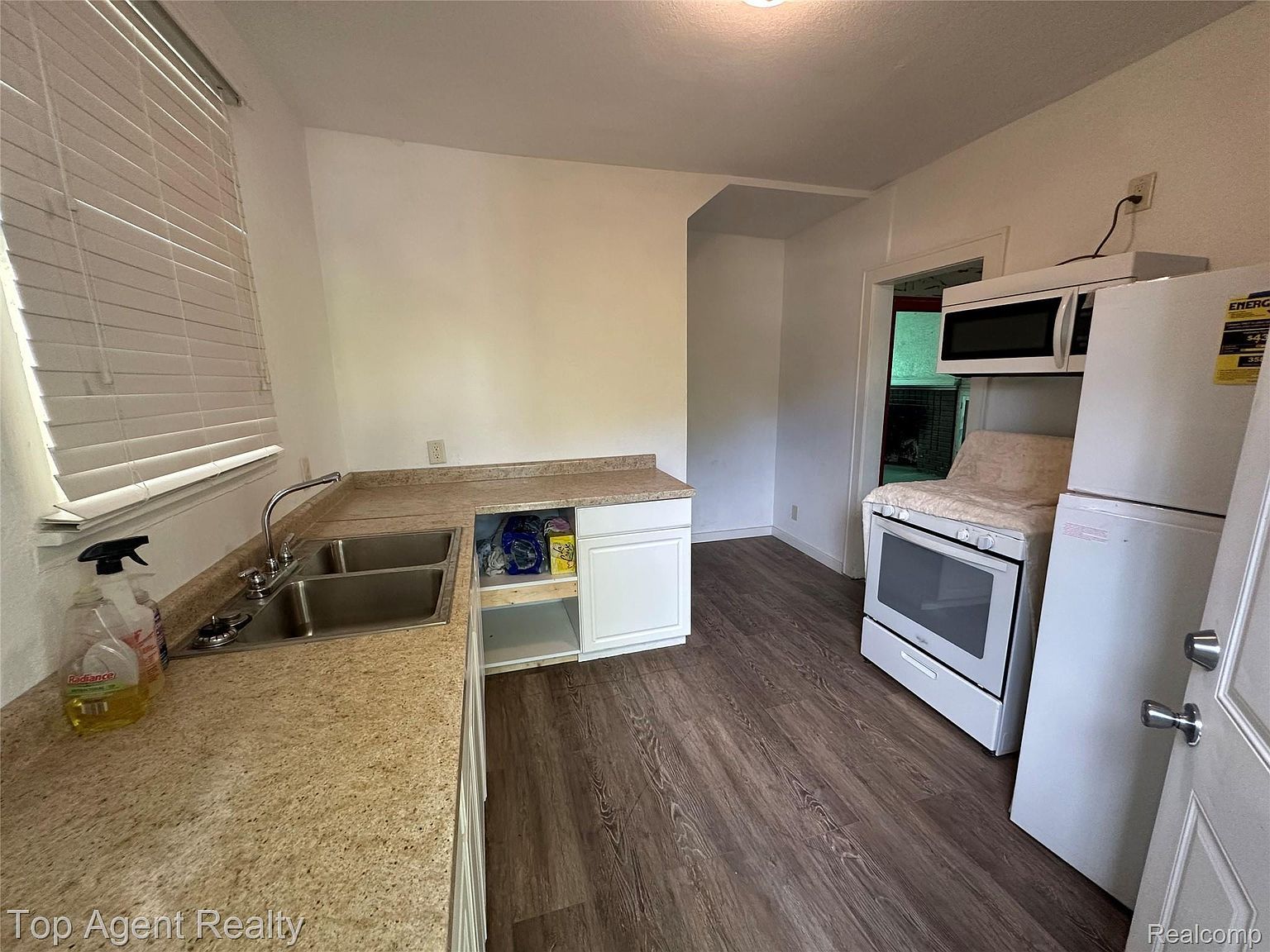 2510 Sturtevant St Detroit, MI 48206 - Thumbnail 4