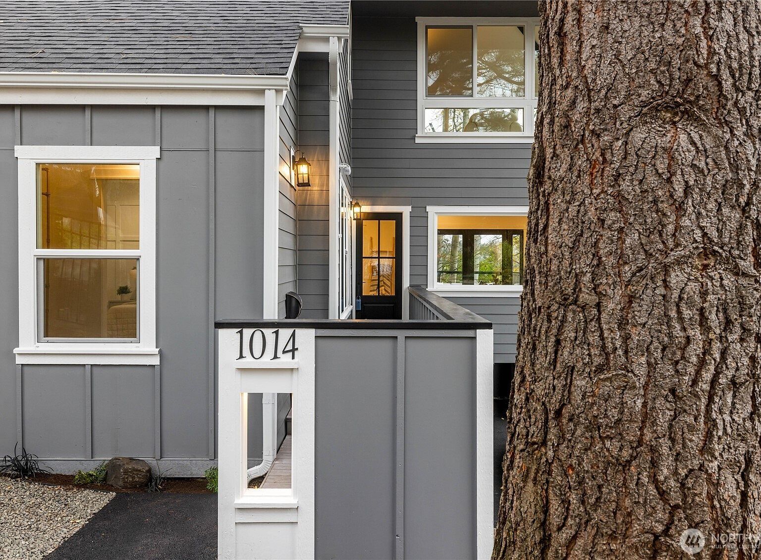 1014 4th Ave N Seattle, WA 98109 - Thumbnail 4