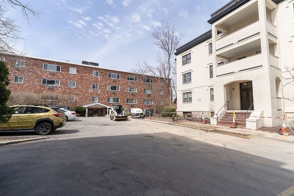 17 Radcliffe Rd APT 10 Allston, MA 02134 - Thumbnail 4