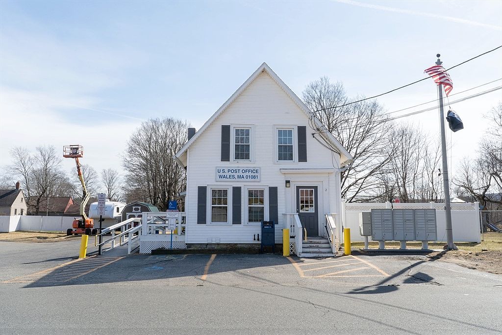 2 Monson Rd Wales, MA 01081 - Thumbnail 4
