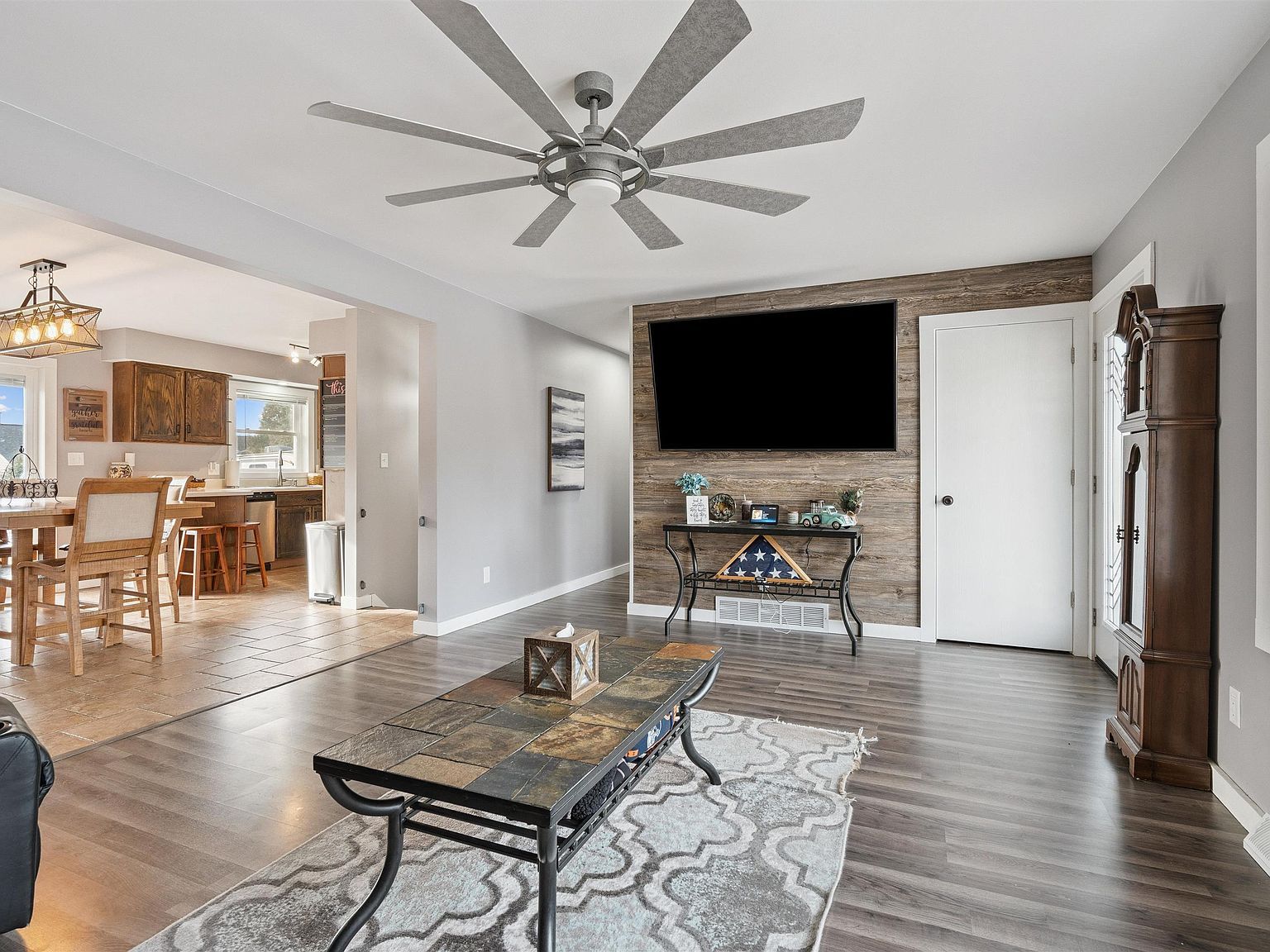 1200 5th Ave SE Cascade, IA 52033 - Thumbnail 4