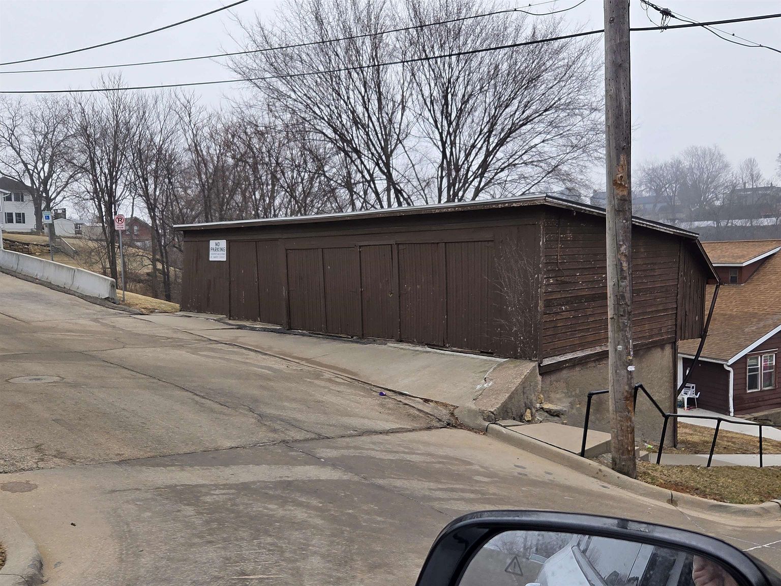 609-611 University Ave Dubuque, IA 52001 - Thumbnail 4