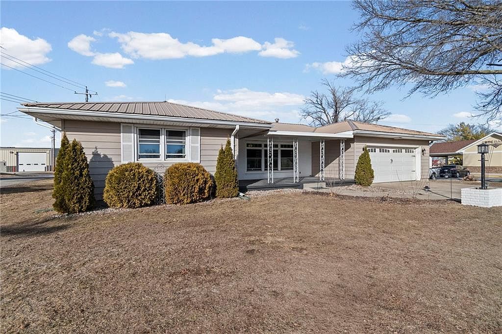 409 W Main St Maysville, MO 64469 - Thumbnail 4