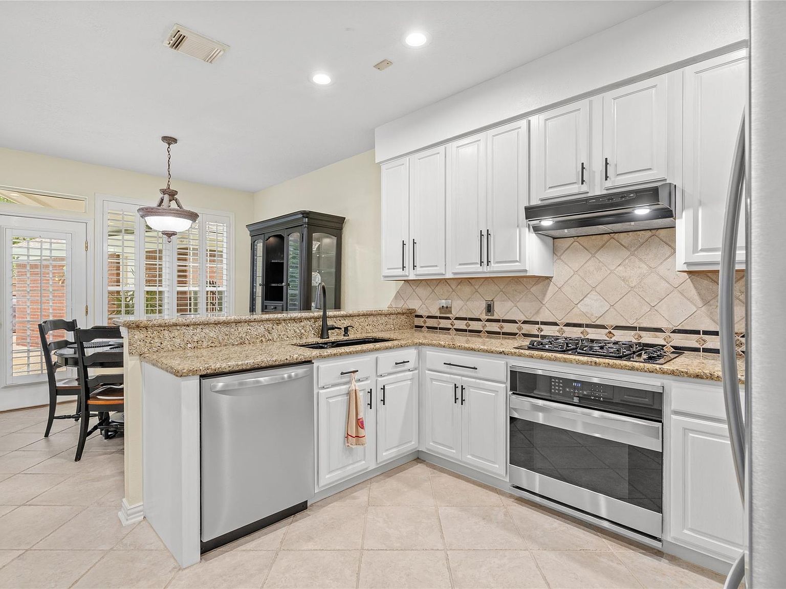 38 E Summer Storm Cir Spring, TX 77381 - Thumbnail 4