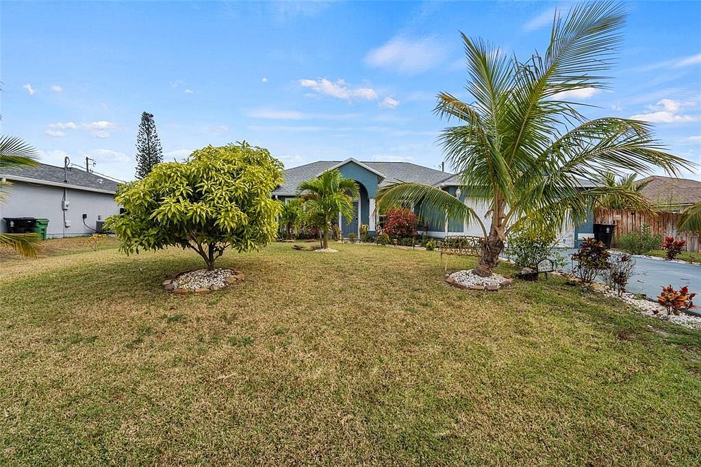 4239 SW Callicoe St Port Saint Lucie, FL 34953 - Thumbnail 4