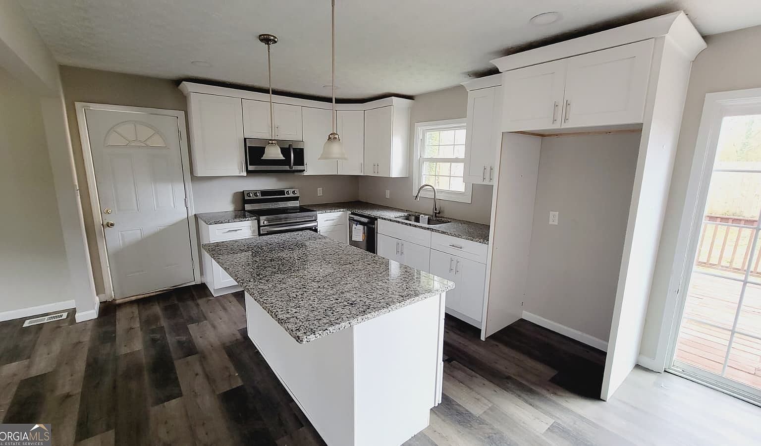 595 Lakeridge Dr SE Conyers, GA 30094 - Thumbnail 4