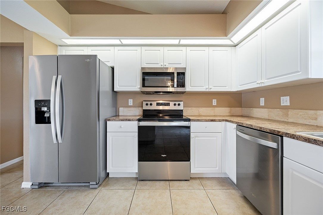 906 SW 11th Pl Cape Coral, FL 33991 - Thumbnail 4