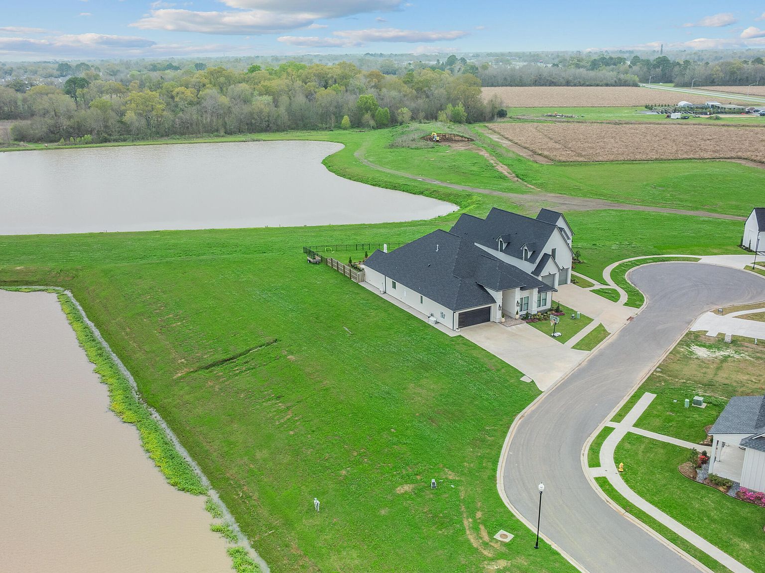 103 Sugar Cane Palm Cir Youngsville, LA 70592 - Thumbnail 4