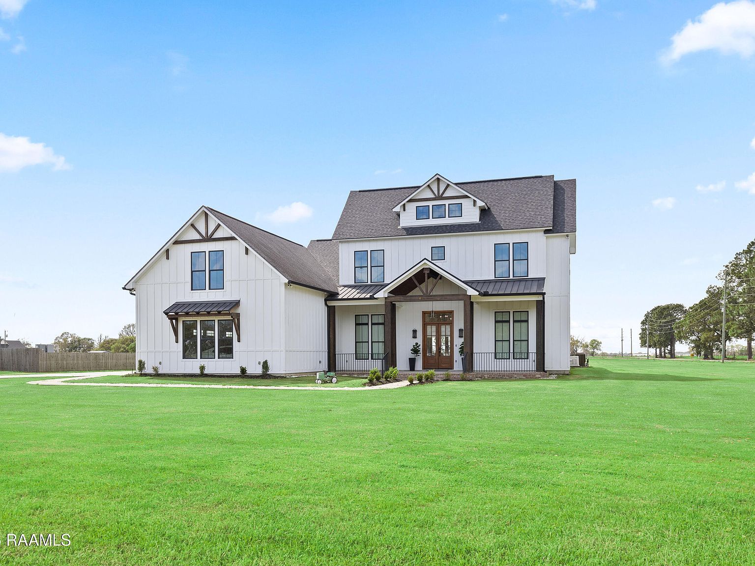 100 Viaulet Rd Youngsville, LA 70592 - Thumbnail 4