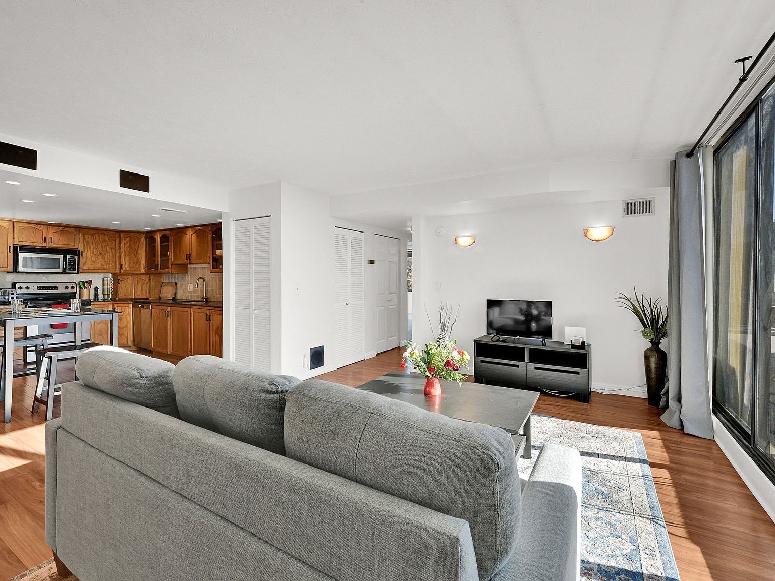 115 S 1100 E UNIT 705 Salt Lake City, UT 84102 - Thumbnail 4