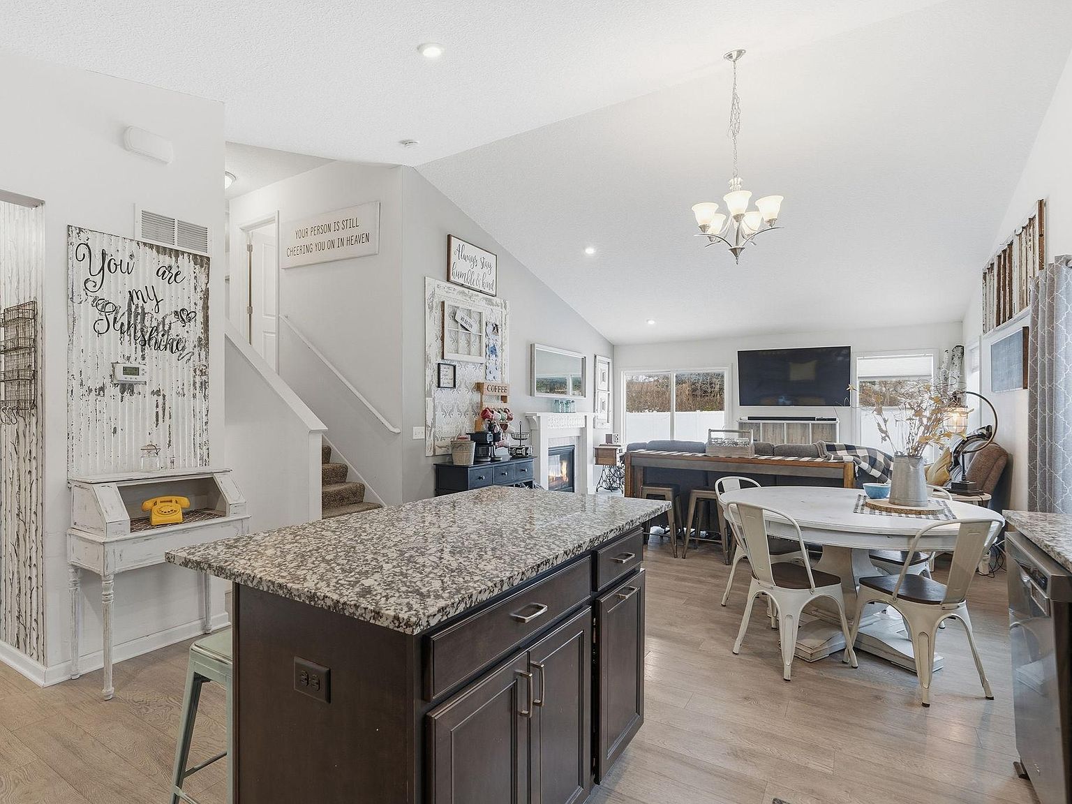 18064 Gleaming Ct Lakeville, MN 55044 - Thumbnail 4