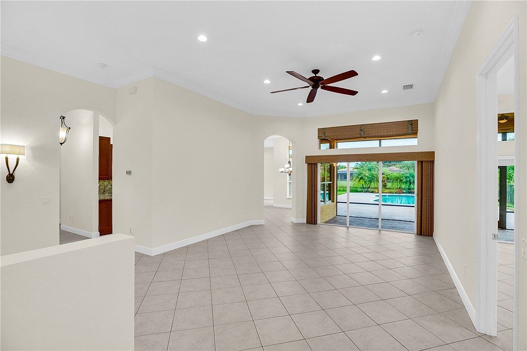 2380 Little Eagle Ln SW Vero Beach, FL 32962 - Thumbnail 4