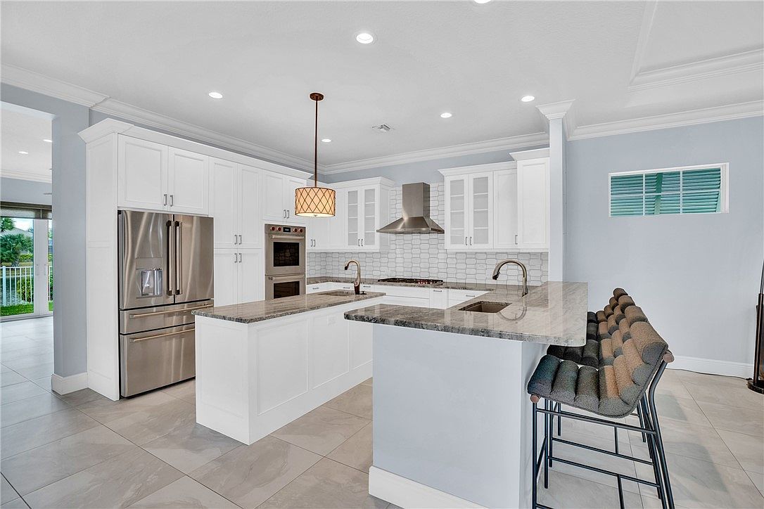 9205 Spring Time Dr Vero Beach, FL 32963 - Thumbnail 4