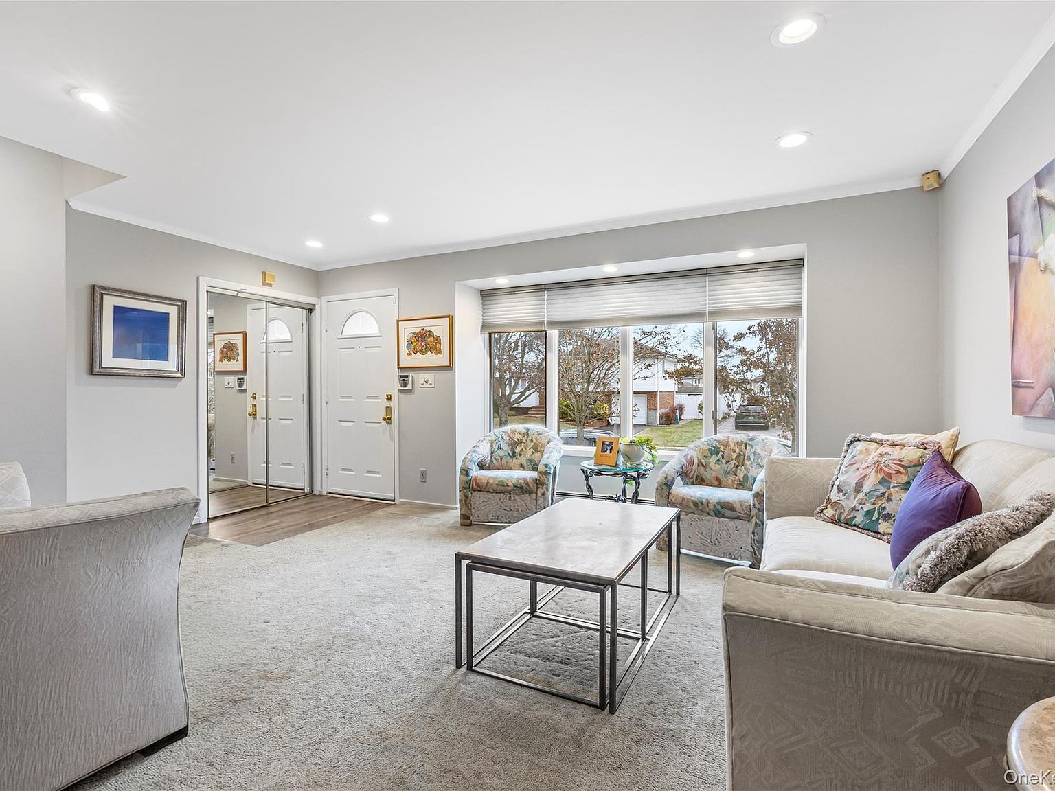 18 Roxbury Ave Plainview, NY 11803 - Thumbnail 4