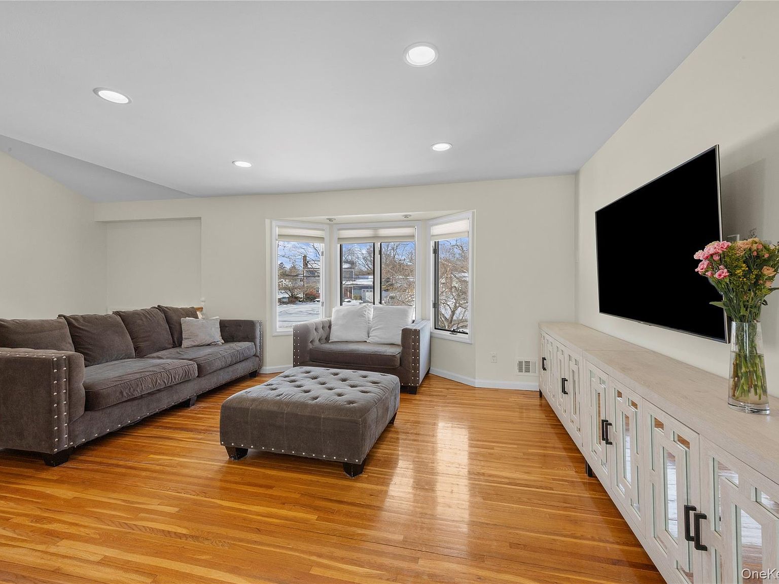 5 Metcale Ln East Northport, NY 11731 - Thumbnail 4